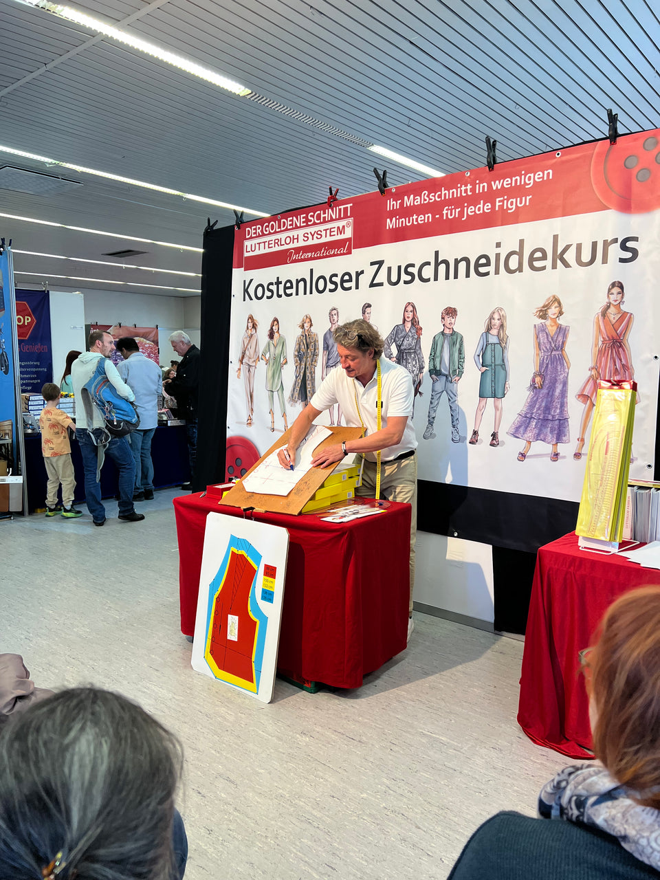 Kostenlose Vorführung des Goldenen Schnitts am Messestand von Lutterloh